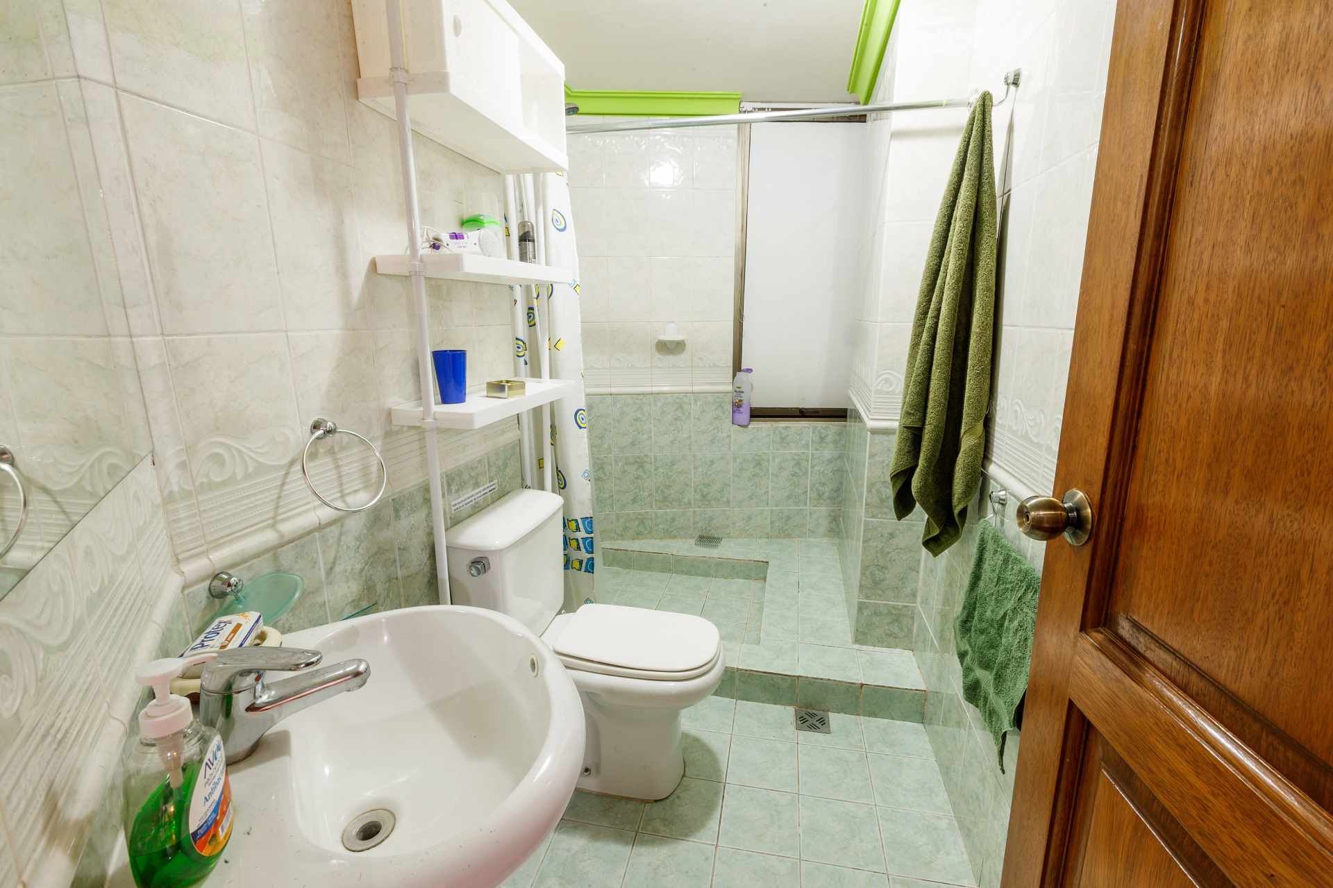 Departamento en VentaEdificio Torres del Sol, Av. Ballivian 838 entre Oruro y Ramón Rivero 2 dormitorios 3 baños 1 parqueos Foto 21