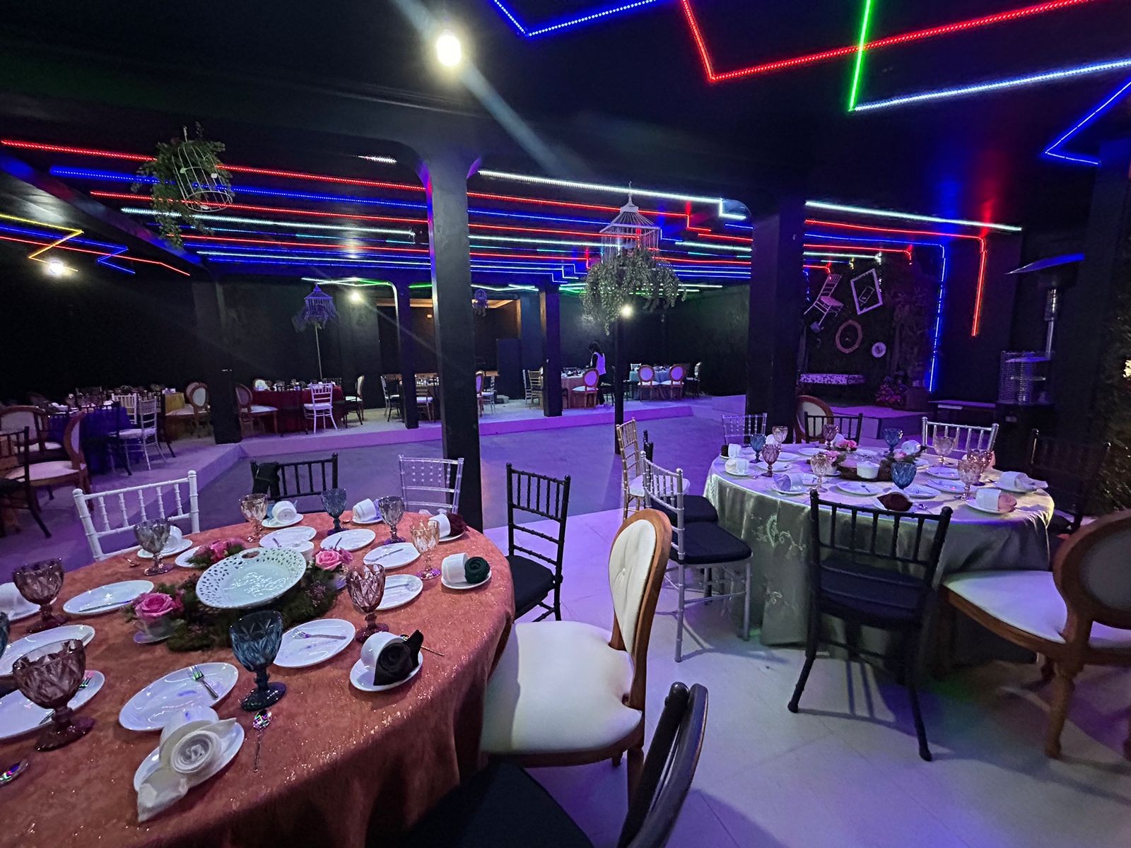 Casa en Venta<b>SALON DE EVENTOS EN VENTA EN AUQUISAMAÑA</b> 1 dormitorios 4 baños 1 parqueos Foto 10