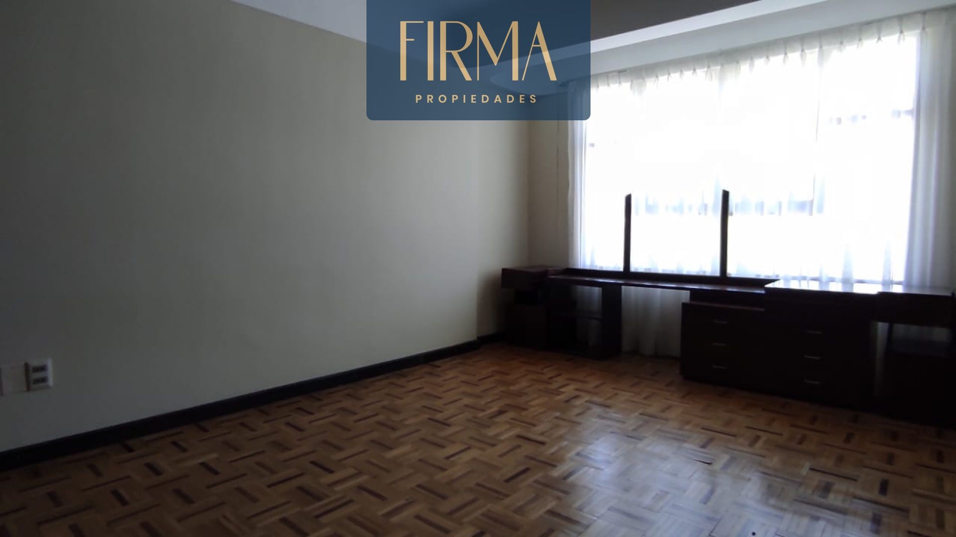 Casa en Achumani en La Paz 4 dormitorios 4 baños 2 parqueos Foto 22