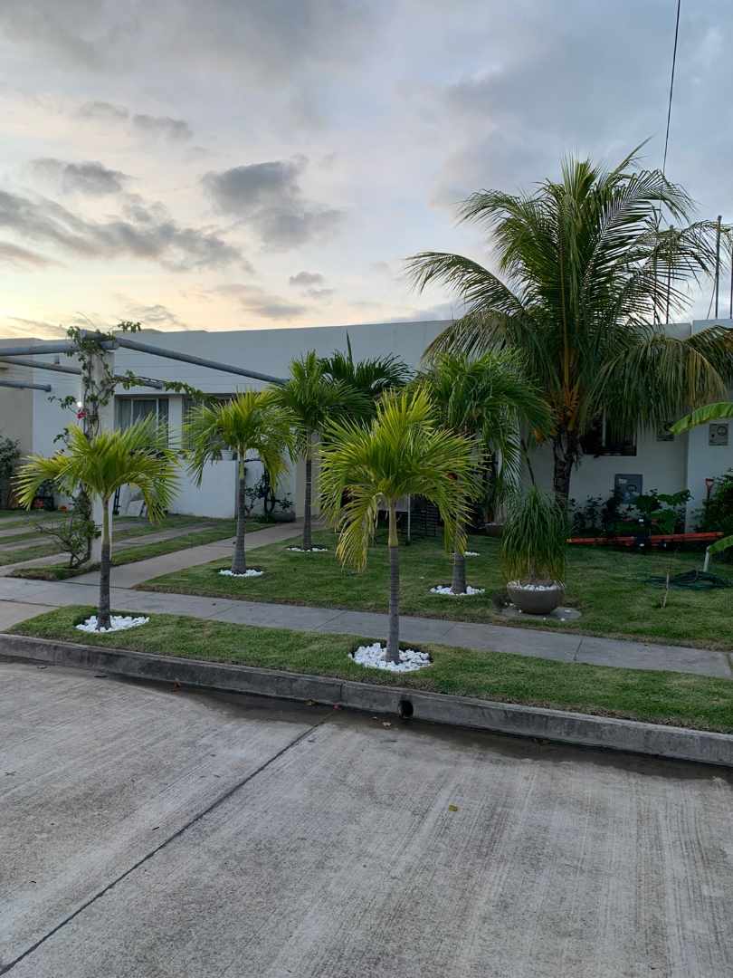 Casa en VentaZONA NORTE POR LA AV. G77 3 dormitorios 3 baños 2 parqueos Foto 5