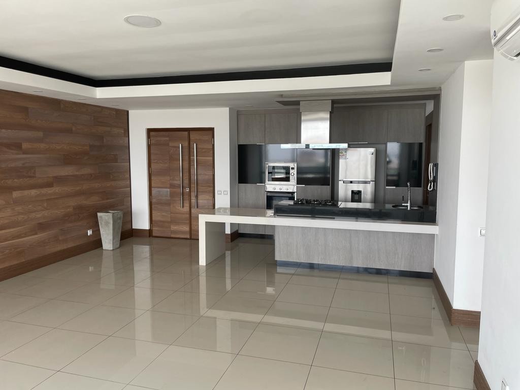 En Alquiler a $us 1,000 Foto 4