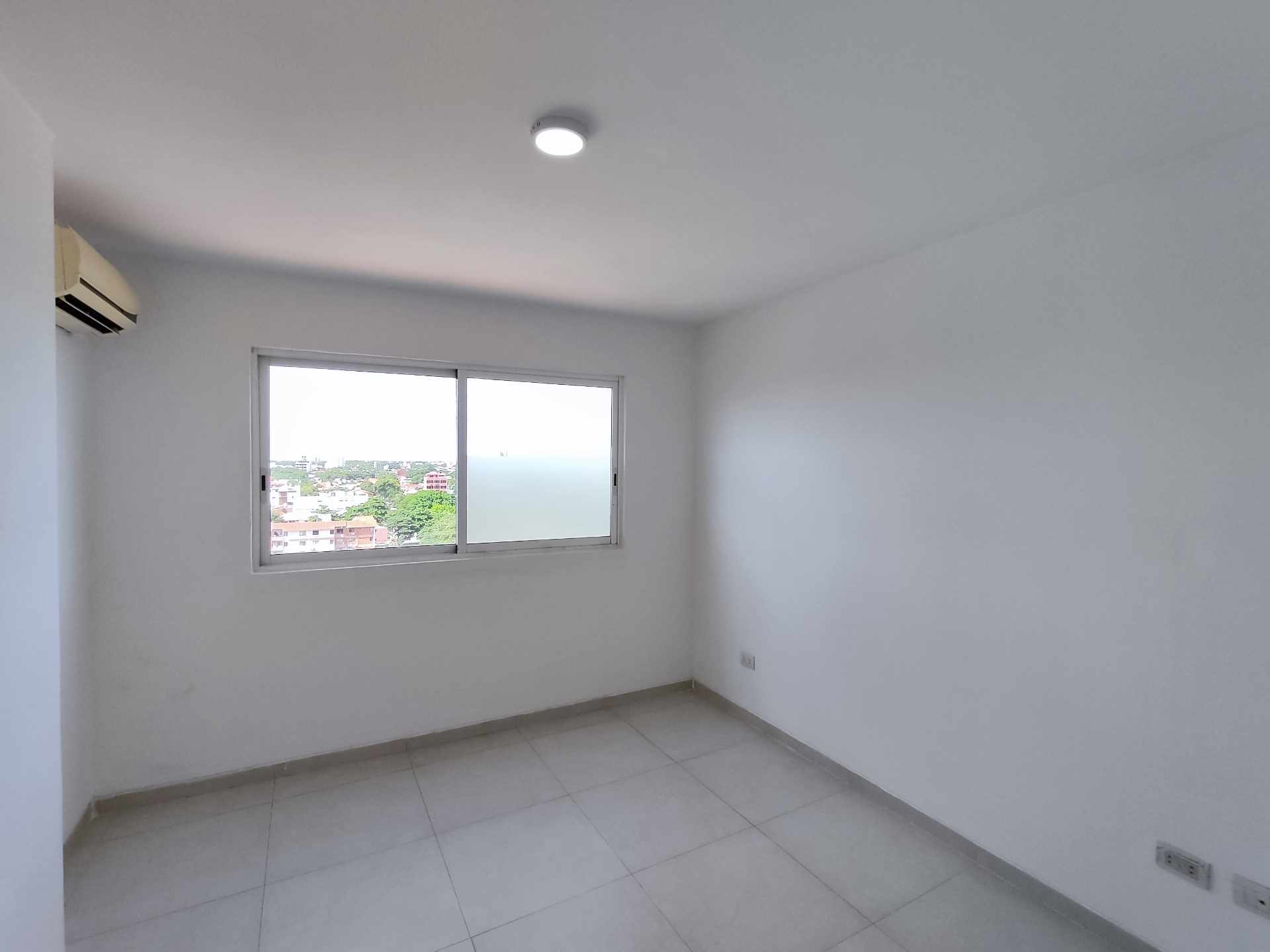 Departamento Torres Geranios, entre 1er y 2do anillo Foto 6