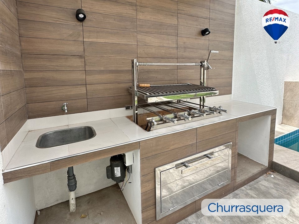 Casa en VentaZona Norte, 7mo Anillo. 4 dormitorios 3 baños 2 parqueos Foto 3