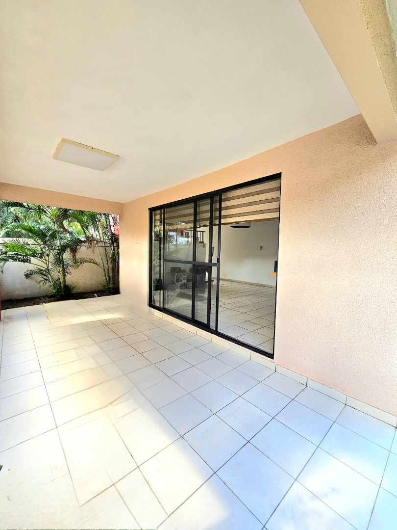 Casa Av. Banzer 7mo ANILLO- Cond. FIRENZE  Foto 9