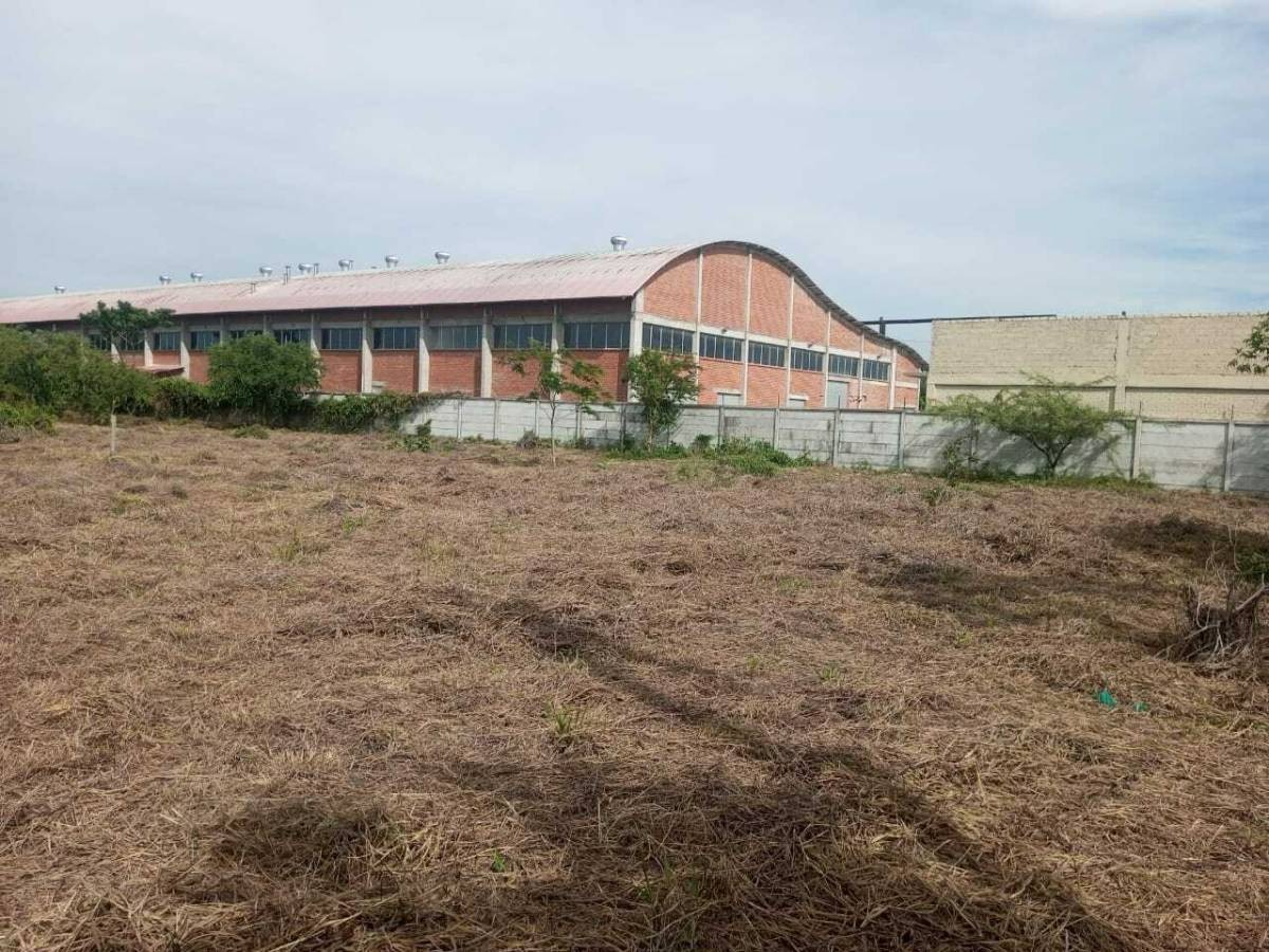 Terreno en VentaAv. G77 Foto 1