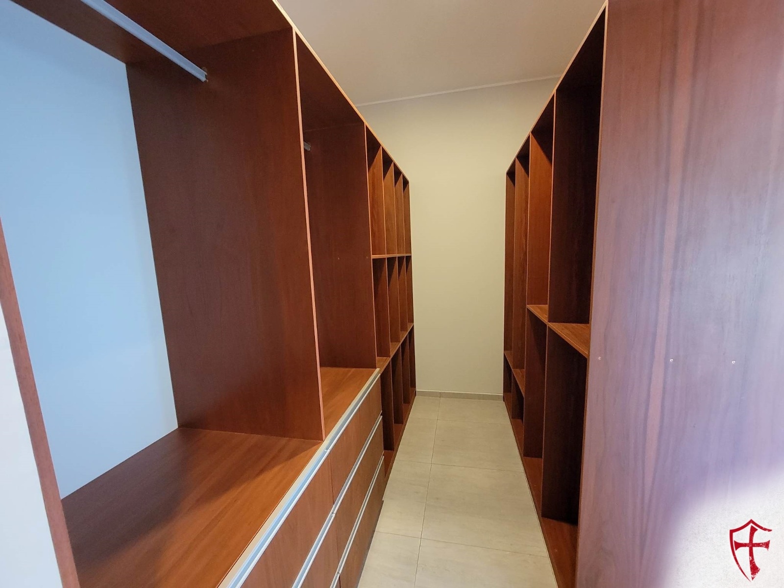 Casa en Urubó en Santa Cruz de la Sierra 5 dormitorios 6 baños 4 parqueos Foto 6