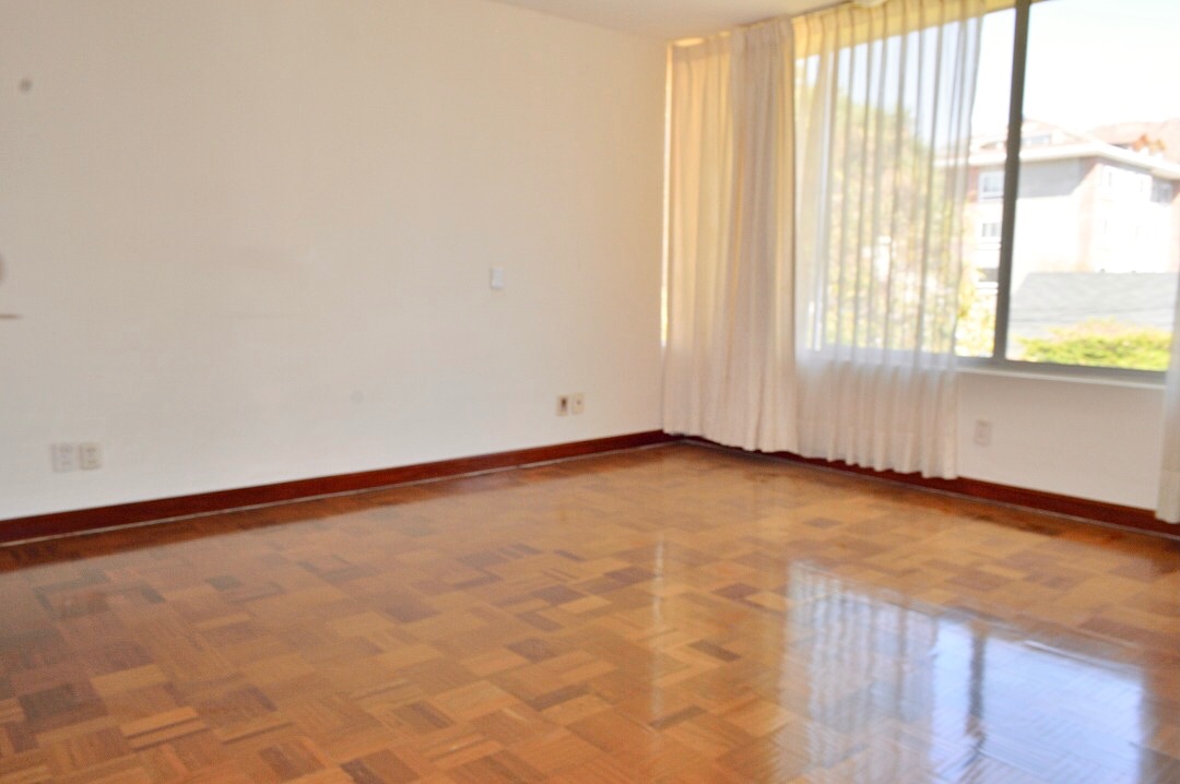 Casa CASA DE 5 DORMITORIOS EN ALQUILER, CALACOTO. PARA VIVIENDA Y OFICINA Foto 9