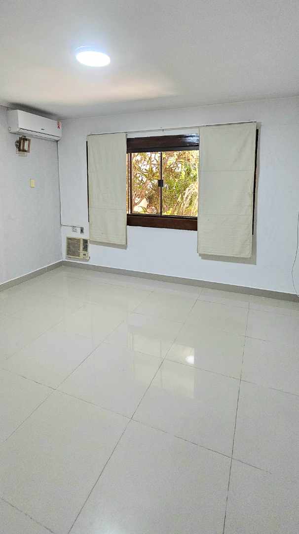 Casa Av. Roca Coronado 3er anillo- frente a la Feria exposición  Foto 7