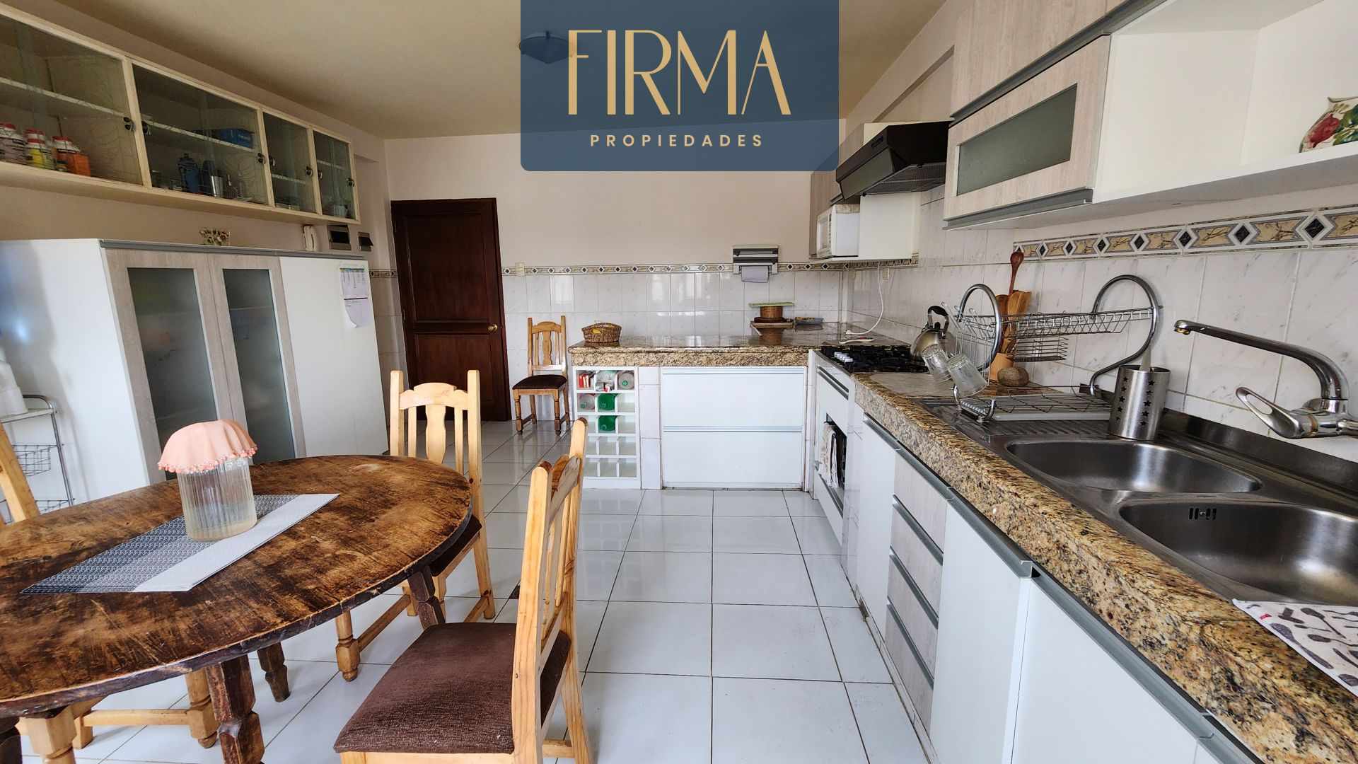 Casa en Irpavi en La Paz 5 dormitorios 4 baños 4 parqueos Foto 15