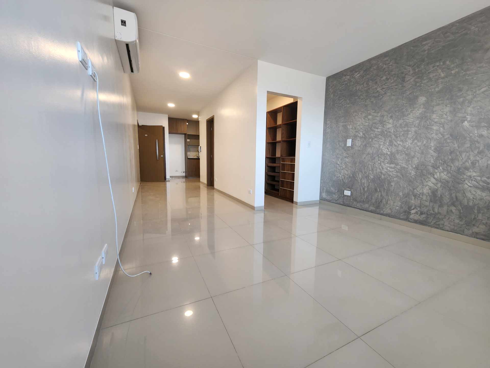 Departamento Equipetrol edif Uptown Calle Nicolas Ortiz  Foto 1