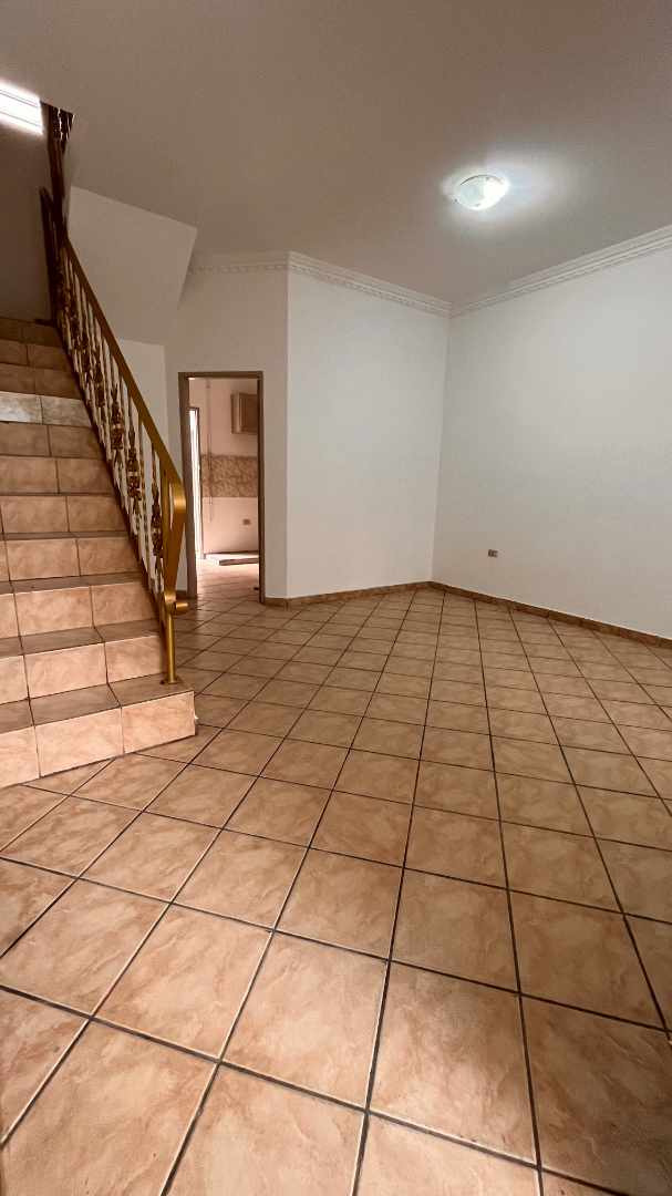 Casa en AlquilerCanal Isuto (Av. La Salle) C/ Claudio Peñaranda  3 dormitorios 4 baños 1 parqueos Foto 3