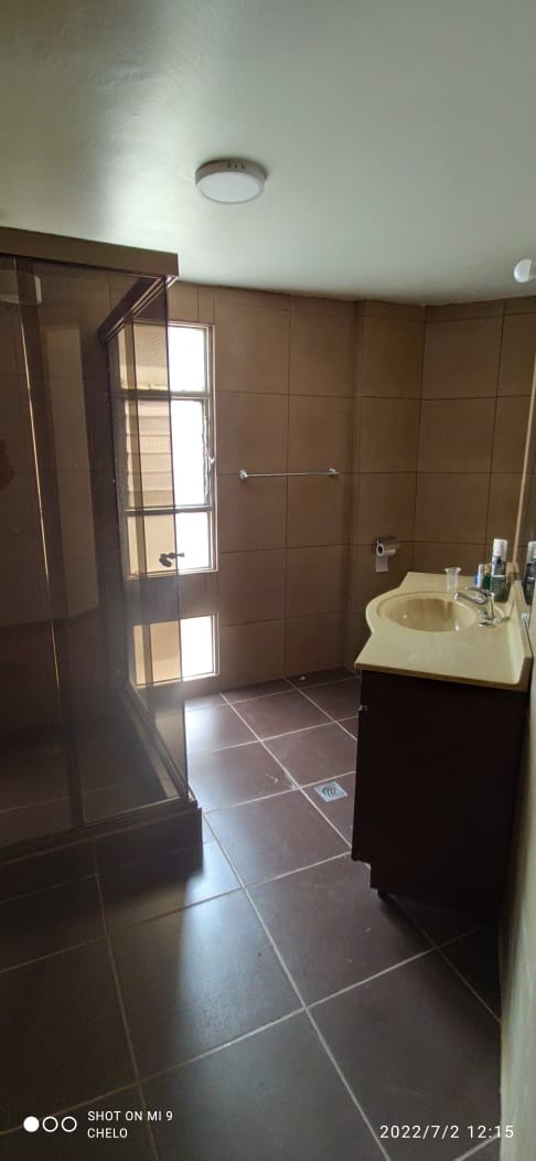 Departamento en VentaEdificio Aspiazu, zona Sopocachi. Av. 20 de Octubre esquina calle Aspiazu. 3 dormitorios 2 baños  Foto 9