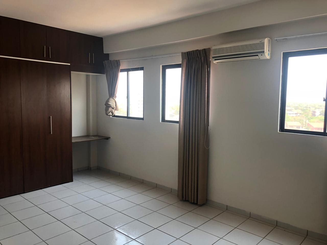 Departamento en VentaDUPLEX EN VENTA EN CONDOMINIO DOS HERMANAS
Radial 27 pasando 5to Anillo Foto 3