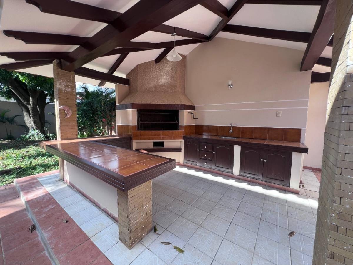 Casa en VentaAv Santos Dumont 3er anillo Foto 7