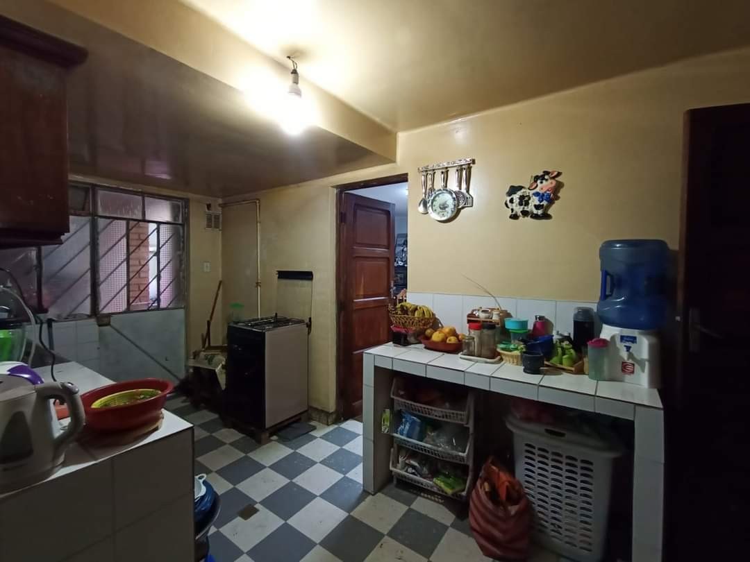 Casa en VentaAlto Obrajes sector B 4 dormitorios 2 baños 1 parqueos Foto 9