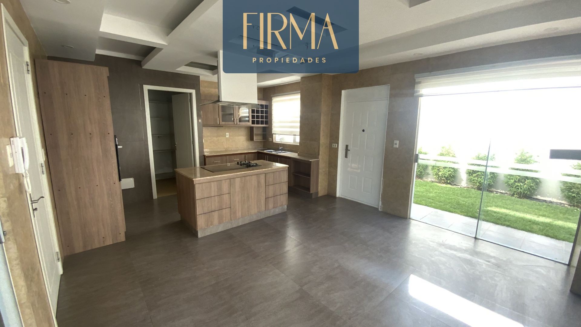 Casa en Achumani en La Paz 3 dormitorios 4 baños 3 parqueos Foto 26