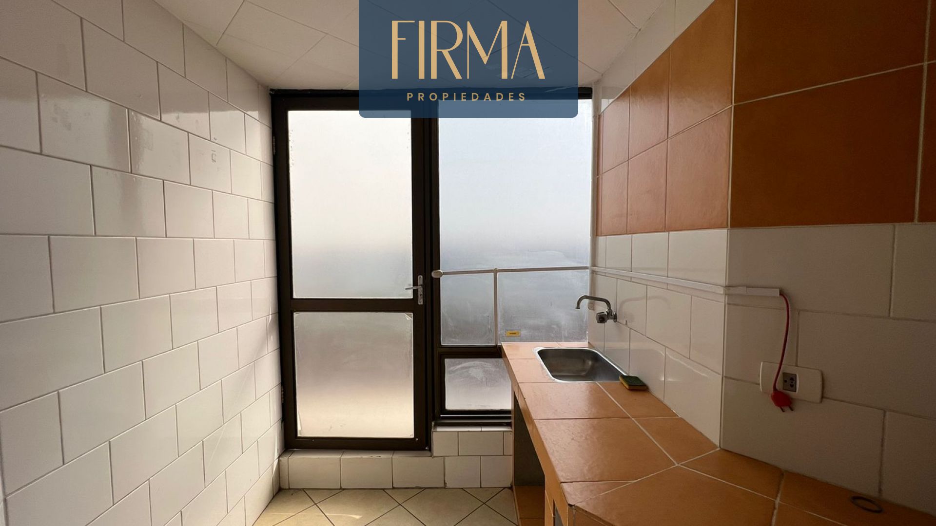 Oficina en AlquilerALQUILA ESTA OFICINA EN AV. 6 DE AGOSTO 6 dormitorios 2 baños 1 parqueos Foto 4