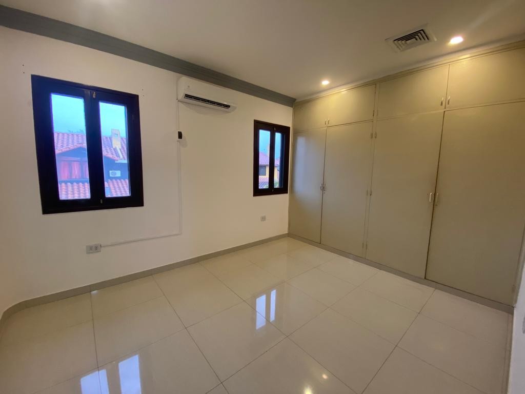 En Alquiler a $us 1,800 Foto 10