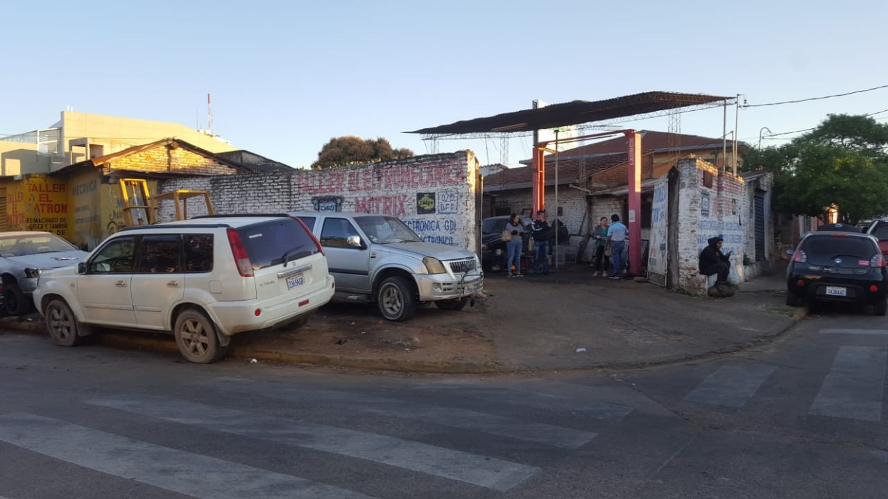 Terreno en VentaTERRENO EN VENTA a una cuadra del Segundo anillo entre Mutualista y Paragua.    Foto 3