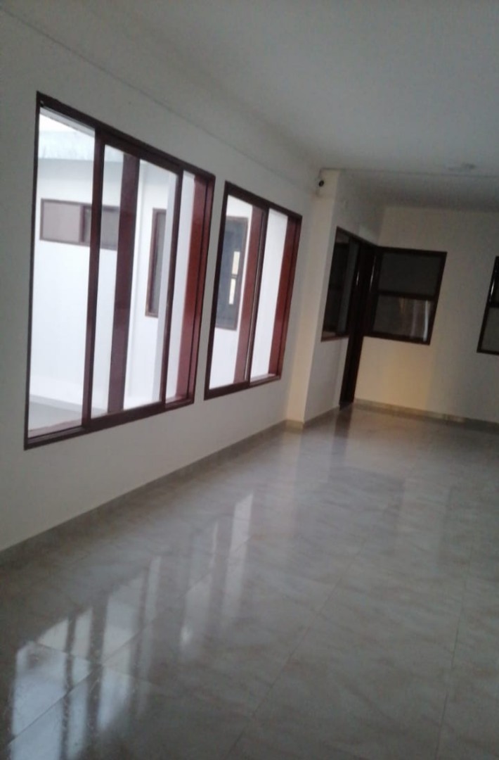 Edificio en Centro en Santa Cruz de la Sierra 12 dormitorios 4 baños  Foto 2