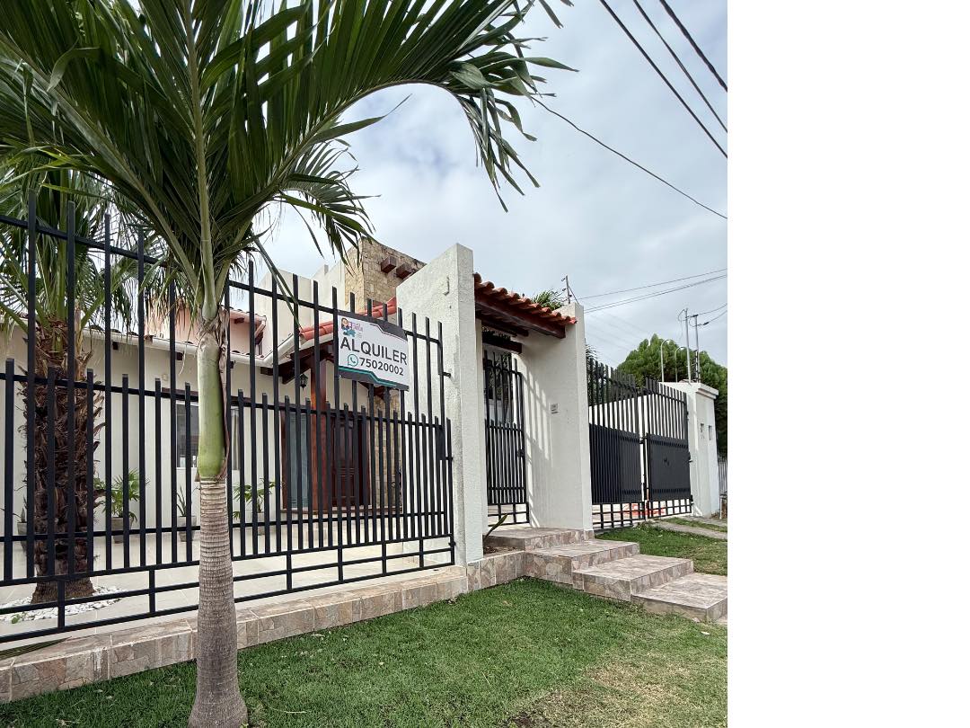 Casa en Urubó en Santa Cruz de la Sierra 4 dormitorios 3 baños 3 parqueos Foto 1