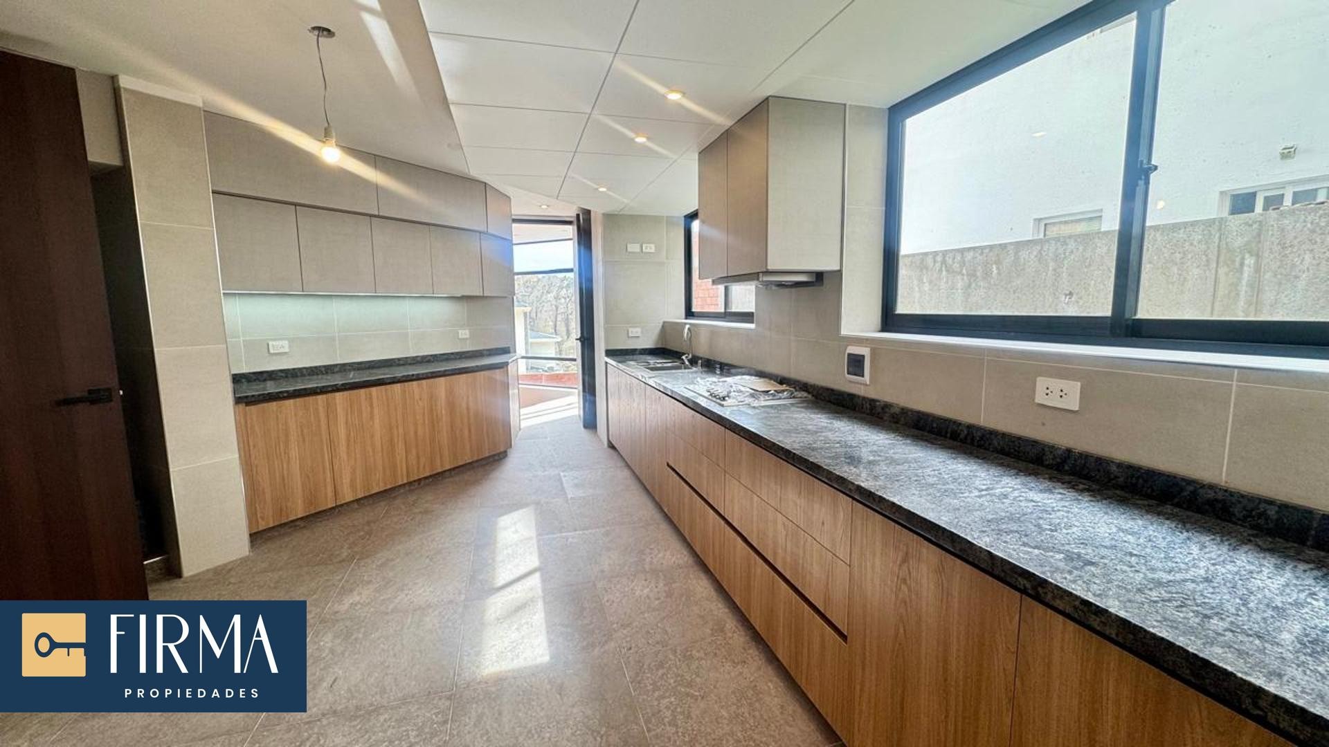 Casa en Achumani en La Paz 4 dormitorios 6 baños 2 parqueos Foto 17