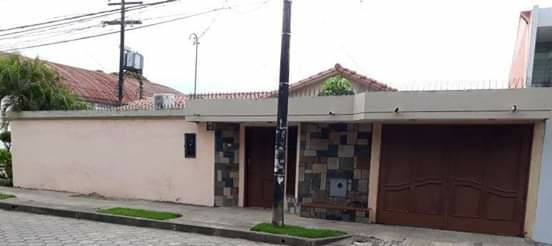 Casa Av. Piraí (entre 2do y 3er Anillo) lado Banco Ganadero Santa Cruz de la sierra Foto 8