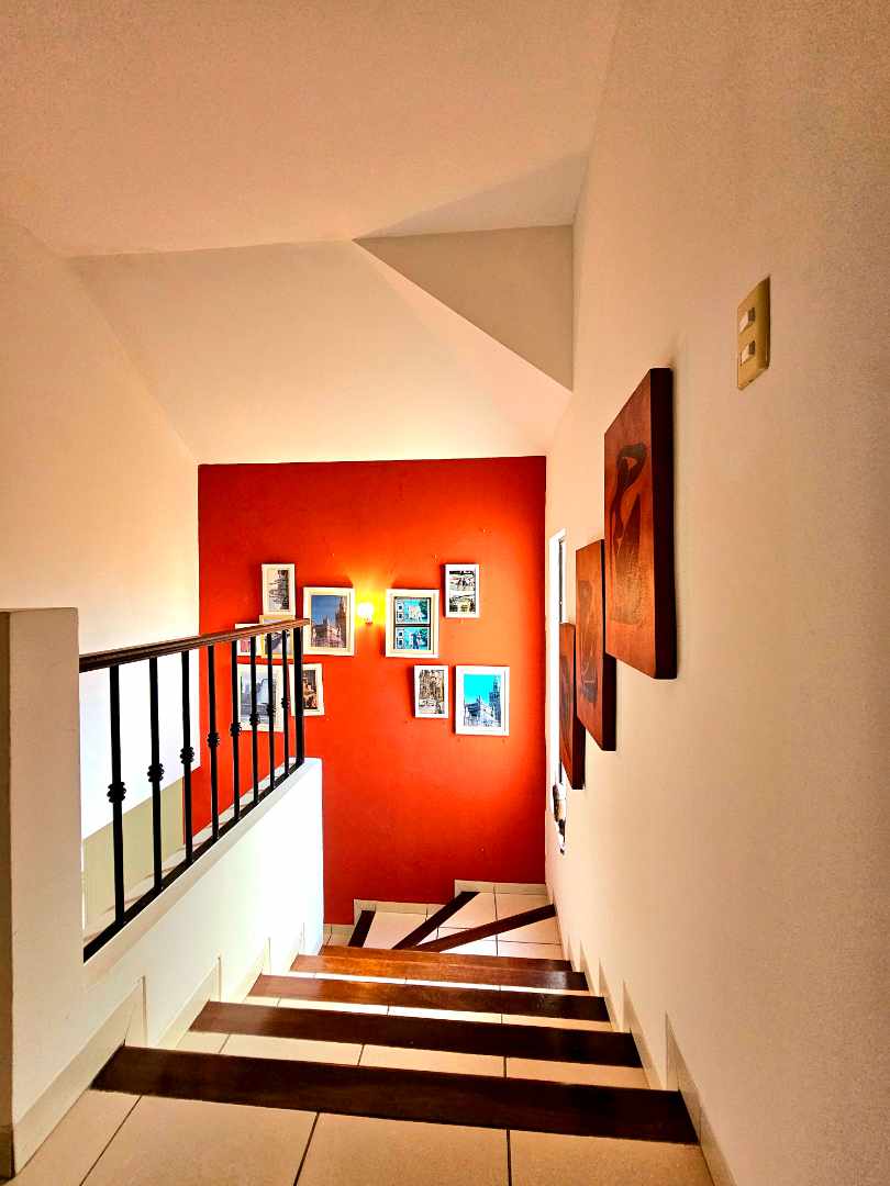 Casa Av. Banzer- ZONA REMANSO  Foto 5