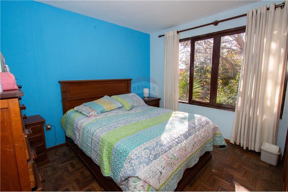 Casa en VentaCASA EN VENTA ZONA LAS CUADRAS 7 dormitorios 3 baños 2 parqueos Foto 3
