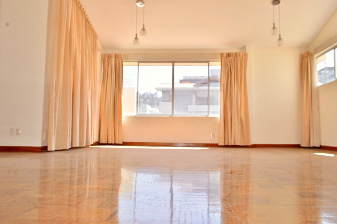 Casa CASA DE 5 DORMITORIOS EN ALQUILER, CALACOTO. PARA VIVIENDA Y OFICINA Foto 16