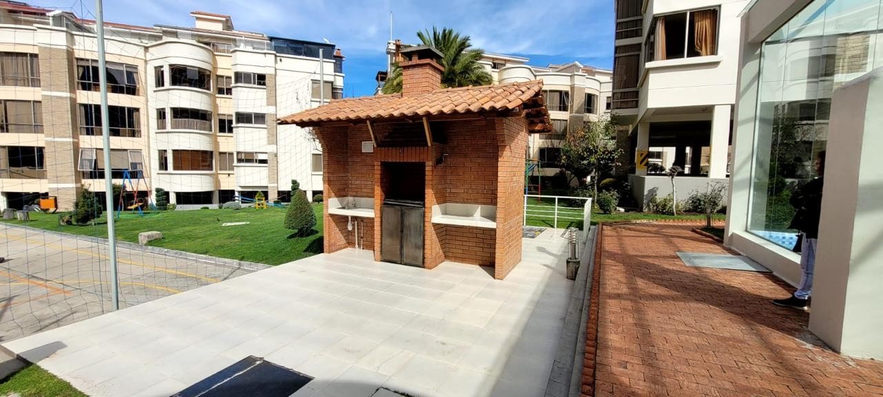 Departamento en Achumani en La Paz 3 dormitorios 4 baños 1 parqueos Foto 13