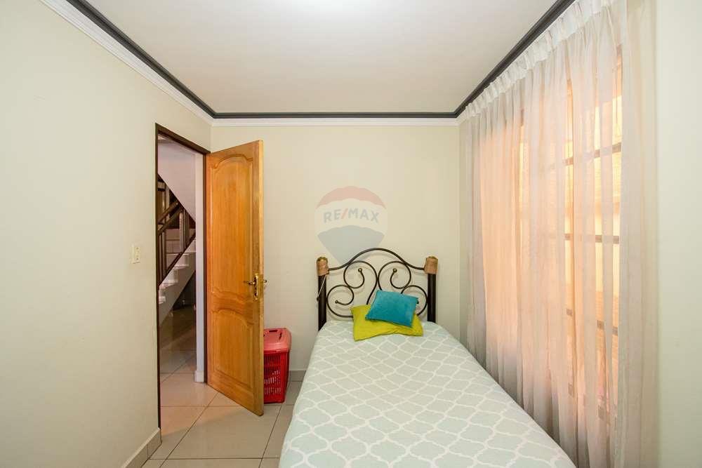 Departamento en VentaCASA EN VENTA ZONA SARCO Foto 9