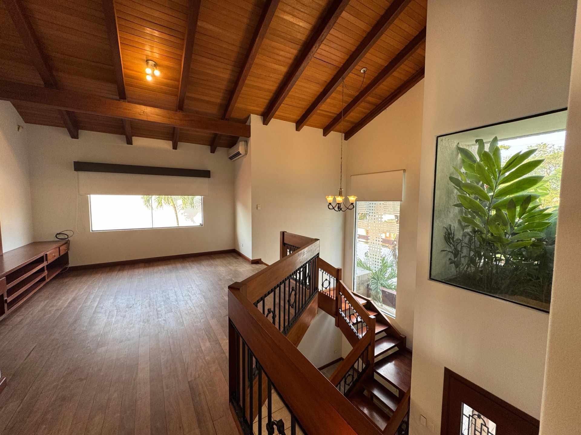 En Alquiler a $us 28,000 Foto 3