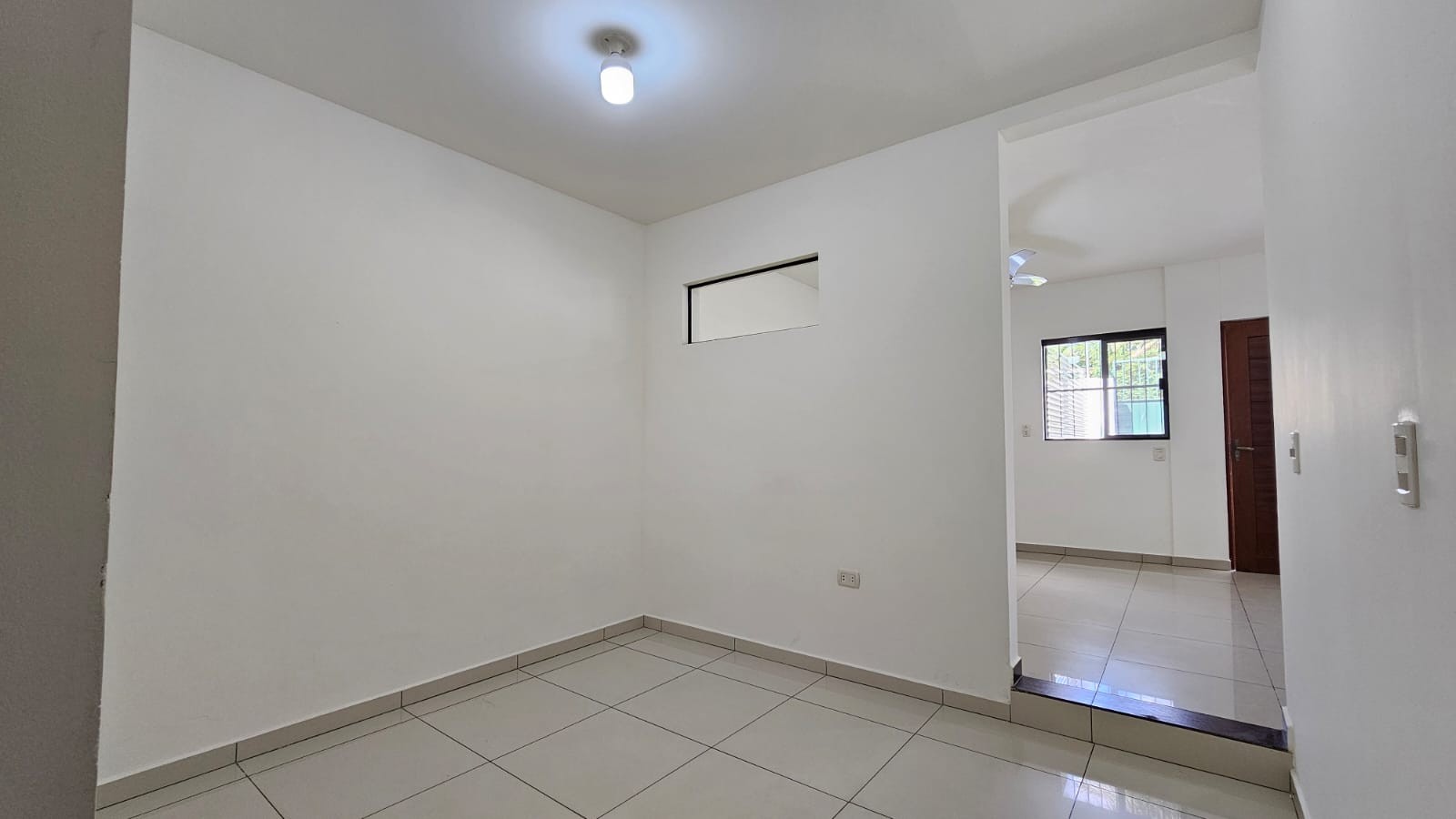 Casa En el Urubo hermosa casa de 1 planta de 2 dorm + escritorio Foto 7