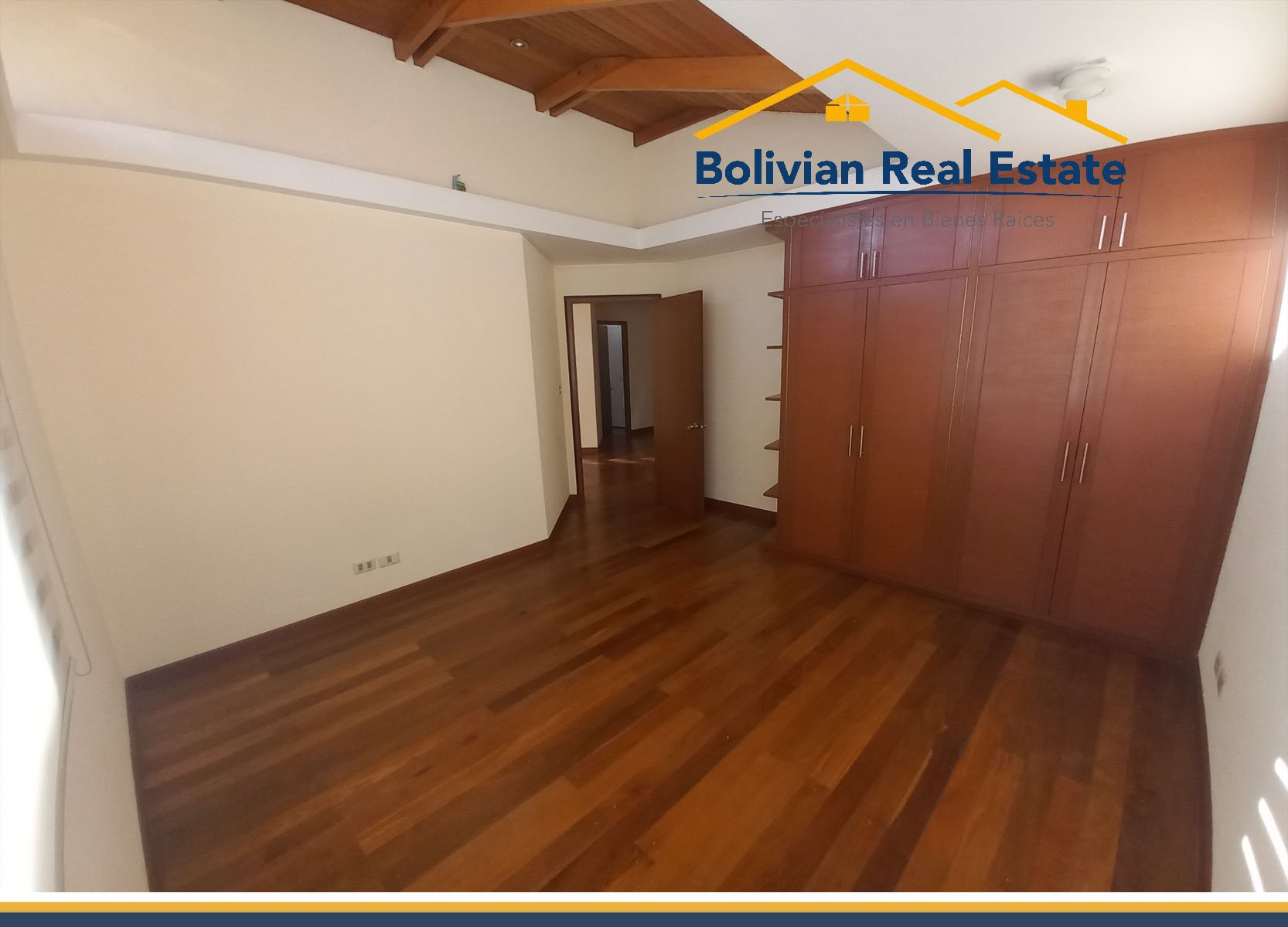 Departamento en AlquilerCALACOTO AV. JULIO PATIÑO PRECIOSO DEPARTAMENTO EN ALQUILER  3 dormitorios 3 baños 2 parqueos Foto 9