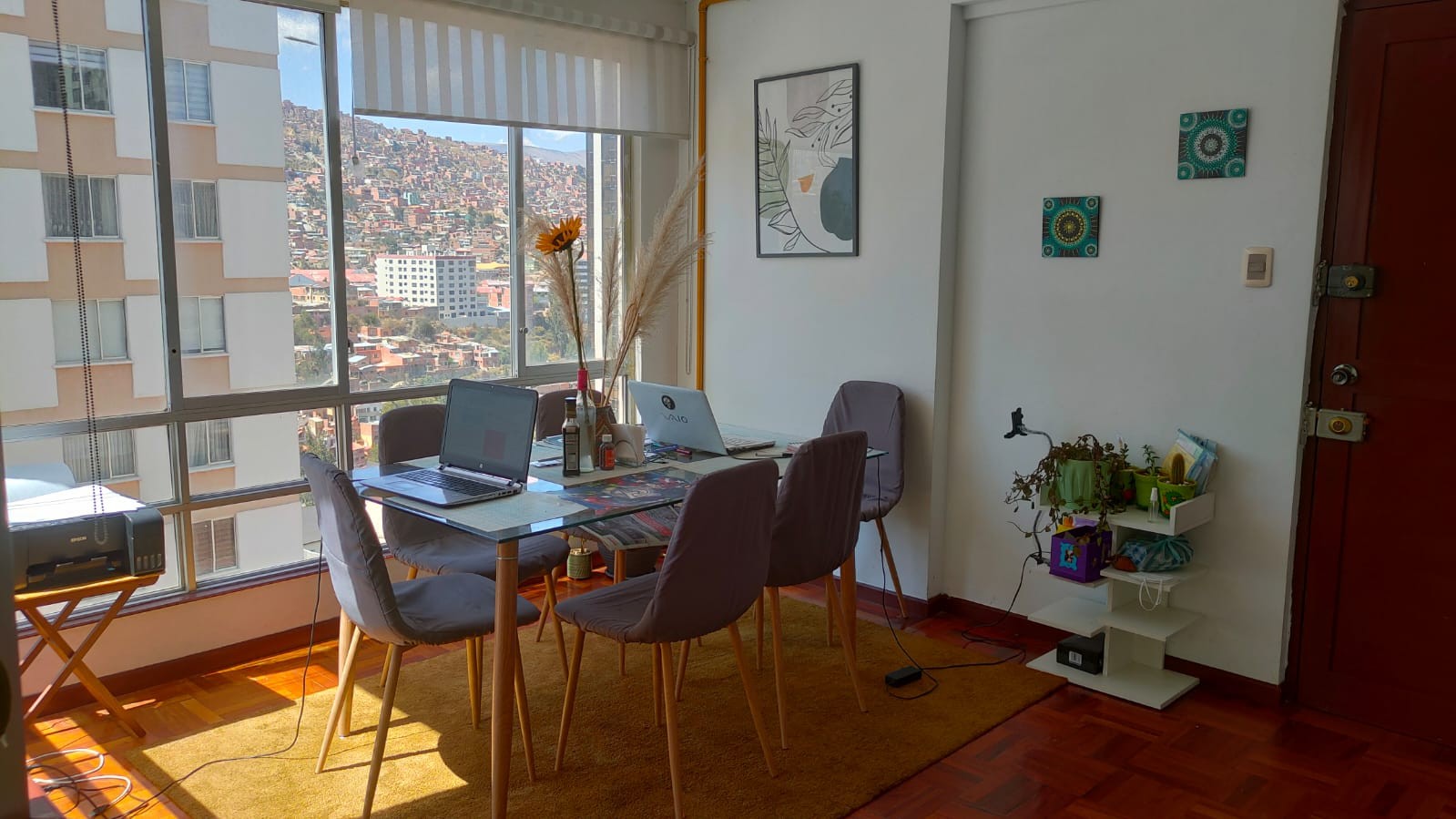 Departamento en VentaEdificio Saturno Calle Gosalves Entre 6 de Agosto y Arce  3 dormitorios 2 baños 1 parqueos Foto 1