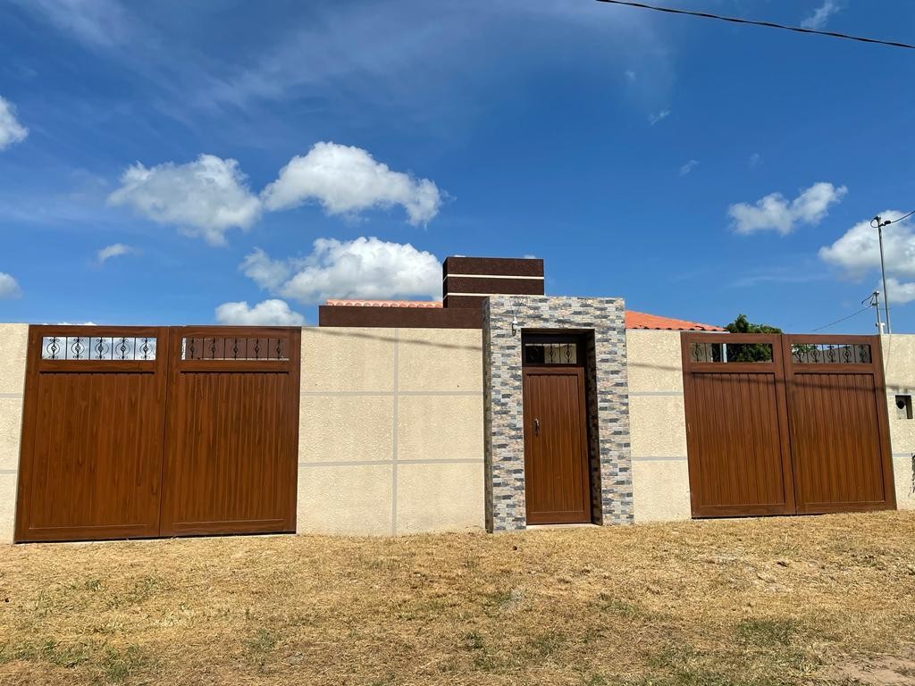 Casa en Pampa de la isla en Santa Cruz de la Sierra 3 dormitorios 2 baños 2 parqueos Foto 1