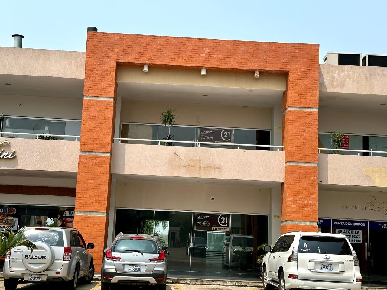 Local comercial en VentaOPORTUNIDAD COMERCIAL EN URUBO OPEN MALL!!!!  7 baños  Foto 2