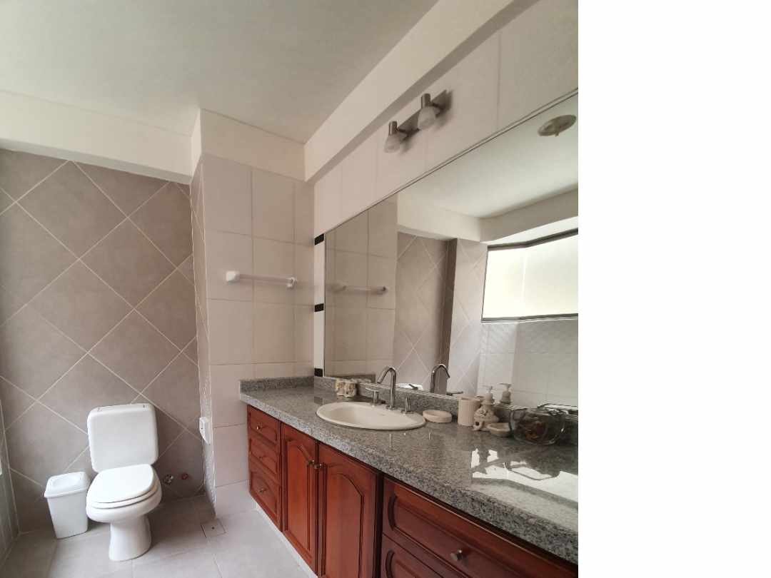 Departamento en AlquilerAchumani 4 dormitorios 5 baños 2 parqueos Foto 11