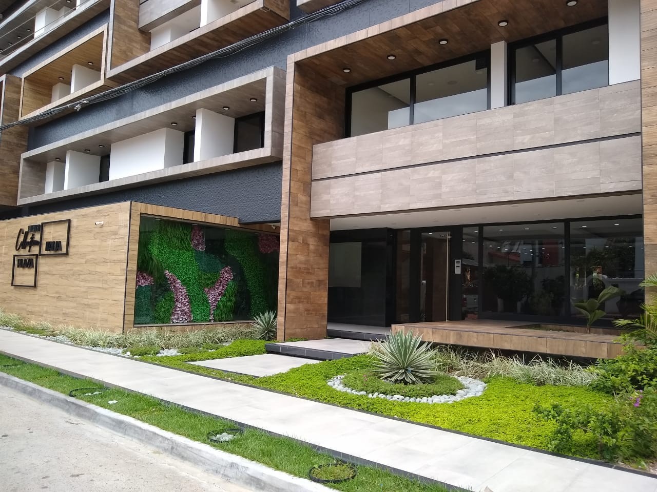 Departamento en AlquilerEquipetrol , edificio Sky plaza Italia ,departamento en Alquiler 2 dormitorios 2 baños 1 parqueos Foto 1