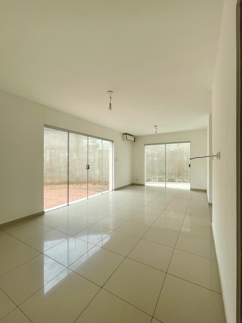 Casa en VentaCASA EN VENTA - Zona Norte Condominio SEVILLA PINATAR 3 dormitorios 3 baños 2 parqueos Foto 4