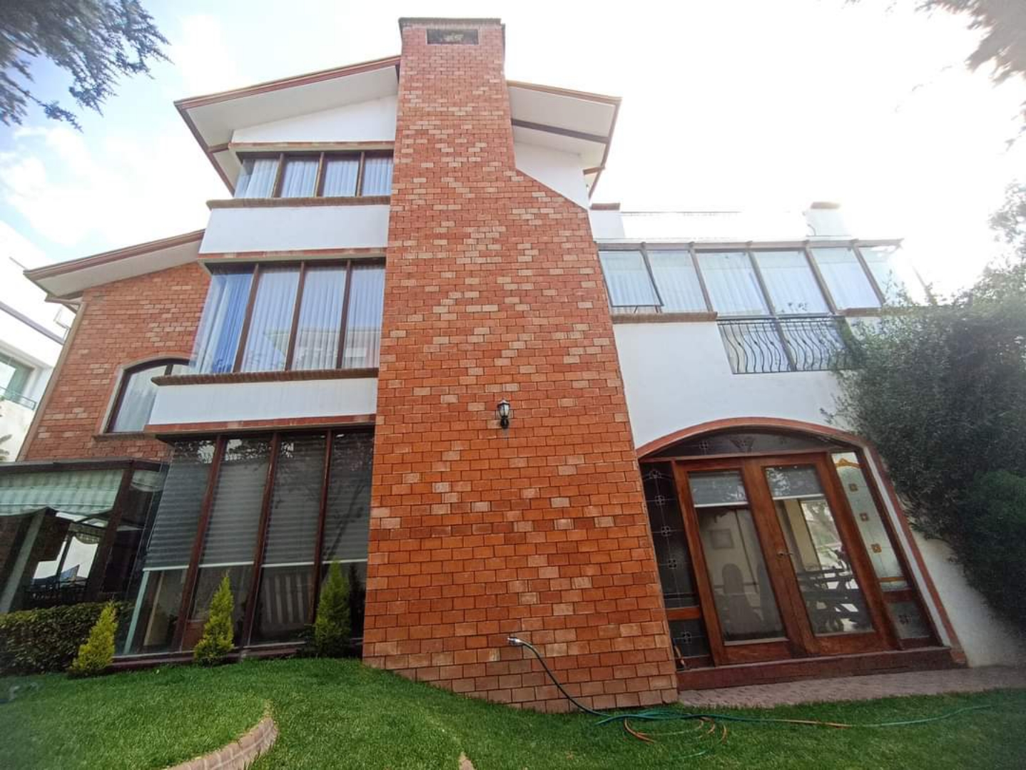 Casa en Irpavi en La Paz 4 dormitorios 5 baños 3 parqueos Foto 22