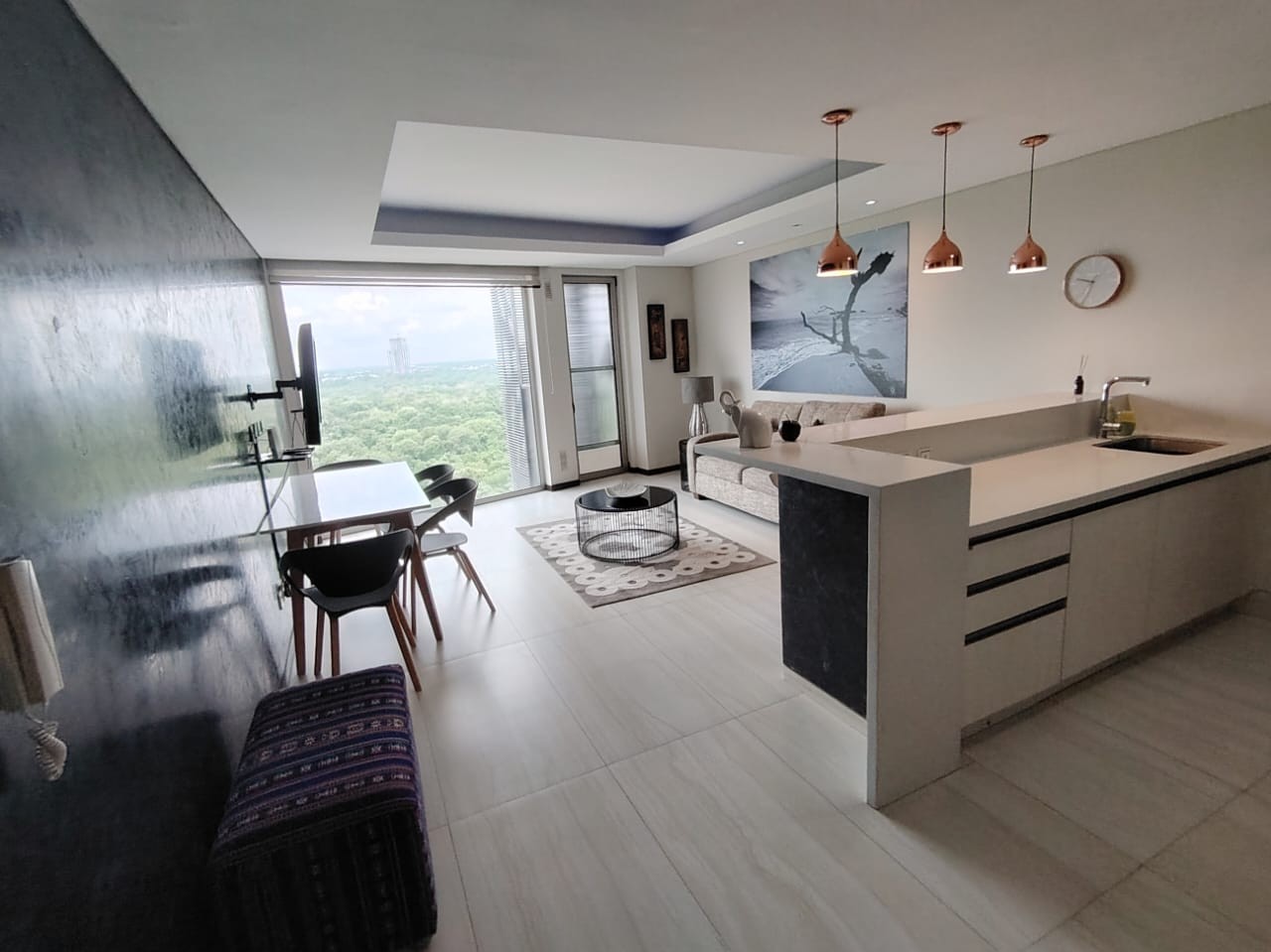 Departamento en AlquilerEquipetrol Departamento de 2 Dormitorios Amoblado en 7500Bs 2 dormitorios 2 baños 1 parqueos Foto 12