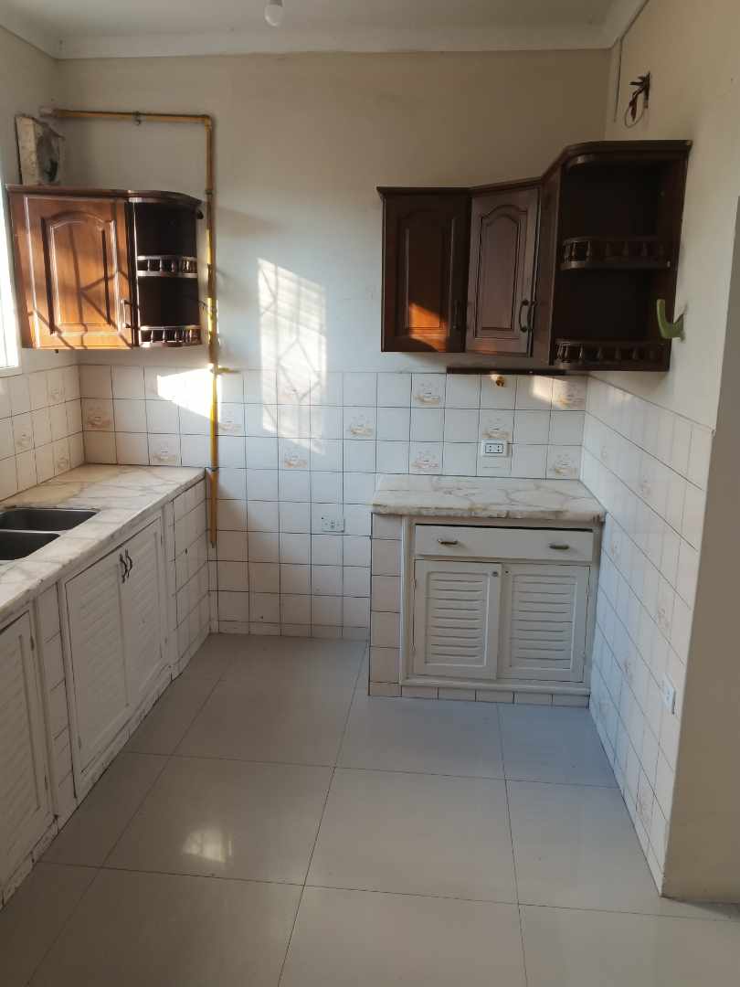 Casa en AlquilerAlquiler de Casa sobre Av 3er Anillo  5 dormitorios 4 baños 2 parqueos Foto 17