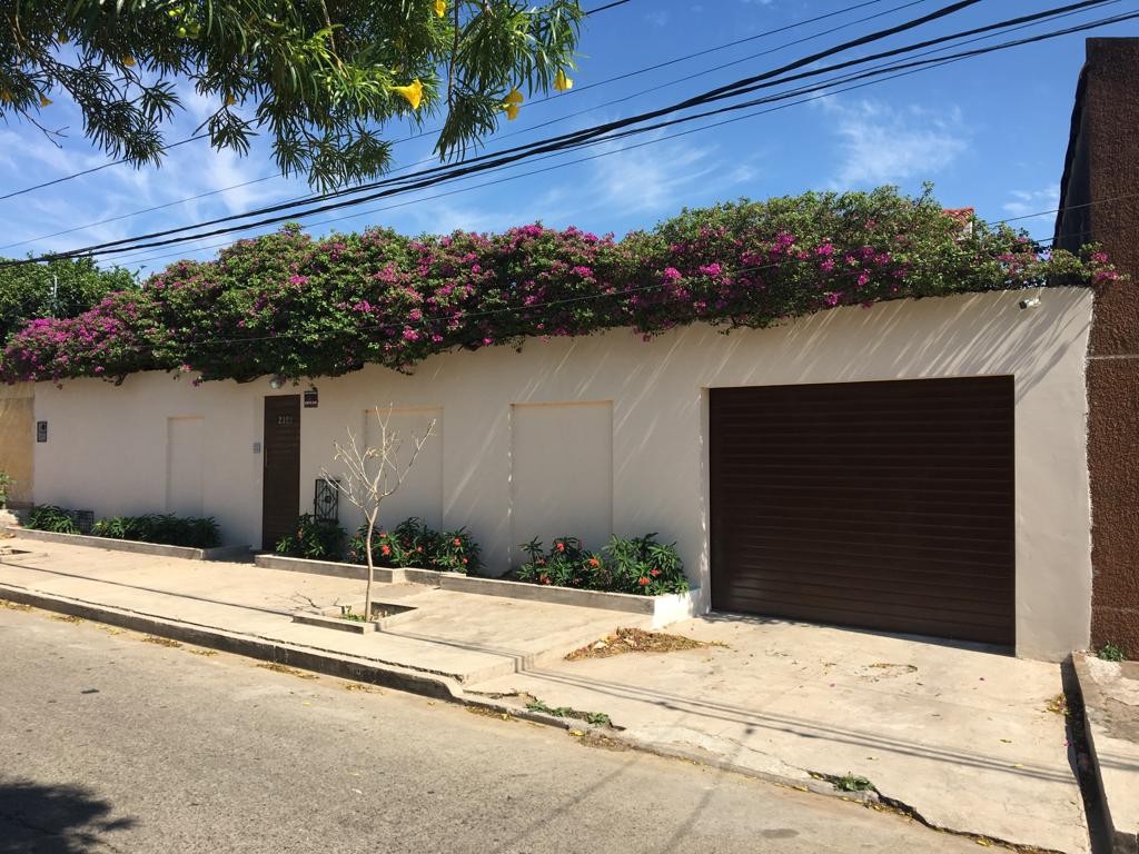 Casa Zona Este entre 2 y 3 anillo, entre avenidas mutualista y paragua. Barrio Los Ángeles  Foto 9