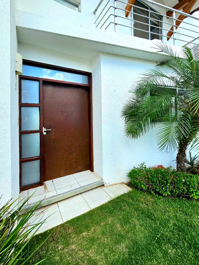 Casa en Entre 5to y 6to anillo Norte en Santa Cruz de la Sierra 3 dormitorios 3 baños 2 parqueos Foto 4