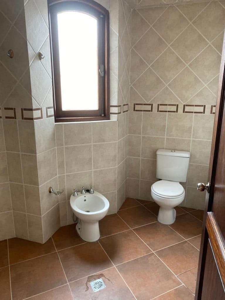 Casa en AlquilerBonita Casa en Alquiler 4 dormitorios
en suite, Auquisamaña 4 dormitorios 6 baños 3 parqueos Foto 13