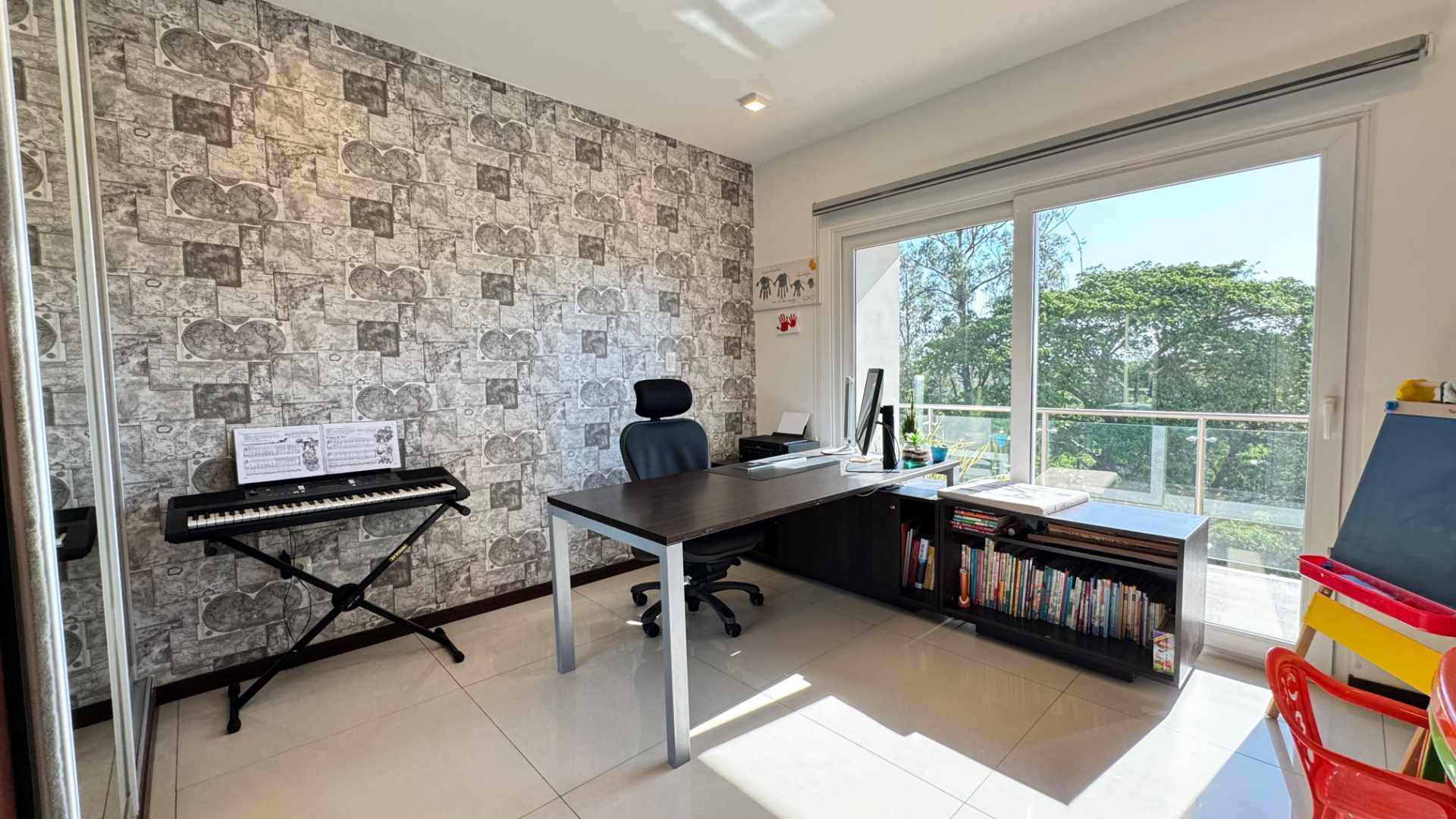 Departamento en Entre 8vo y 9no anillo Norte en Santa Cruz de la Sierra 4 dormitorios 4 baños 2 parqueos Foto 15