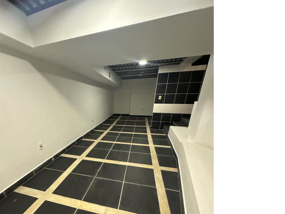 Local comercial en Achumani en La Paz  2 baños  Foto 6