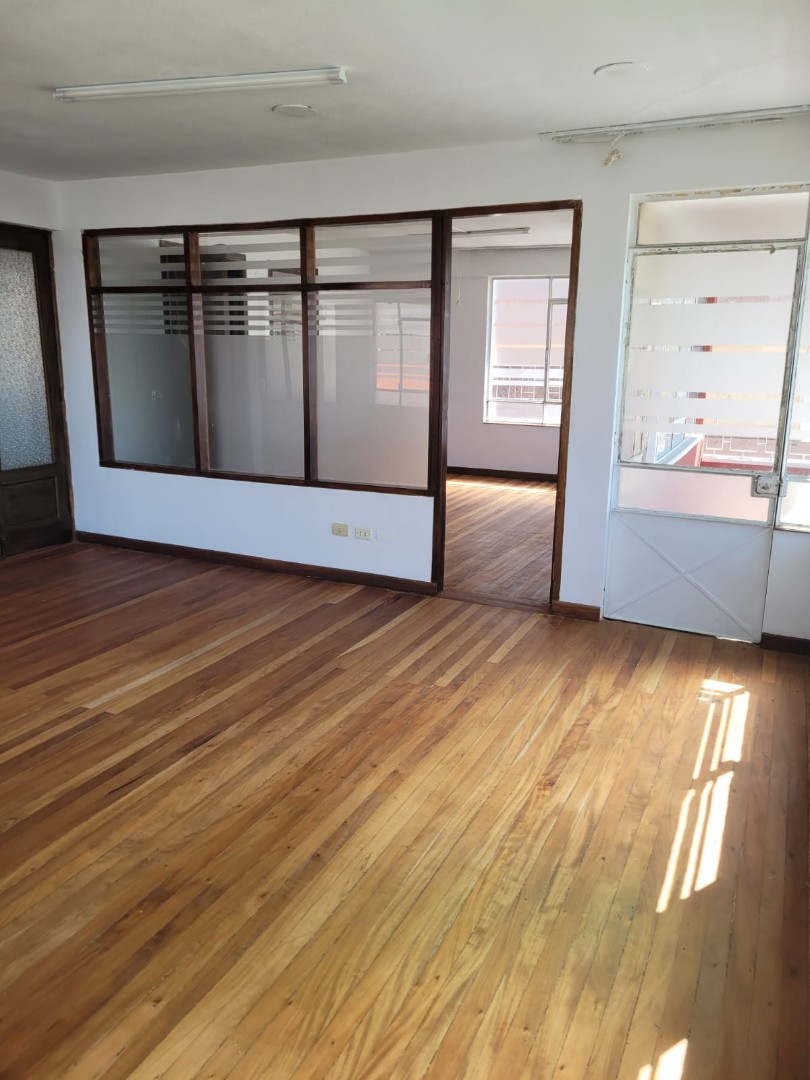 Casa en AlquilerSOPOCACHI -  CASA EN ALQUILER O VENTA -  PARA OFICINAS - 3 PLANTAS  21 dormitorios 5 baños 5 parqueos Foto 29